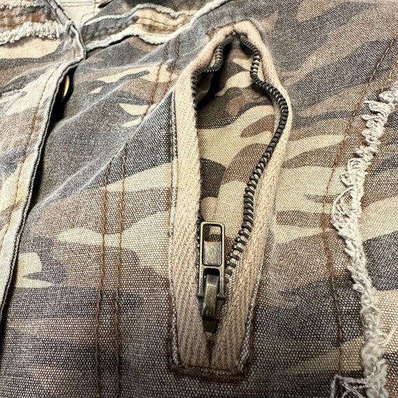 Passport Women's Distressed Embroidered Military Replica Jacket Size Small - Picture 10 of 13